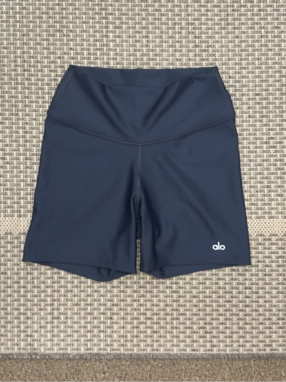 Alo Yoga Airlift Energy Short in Navy